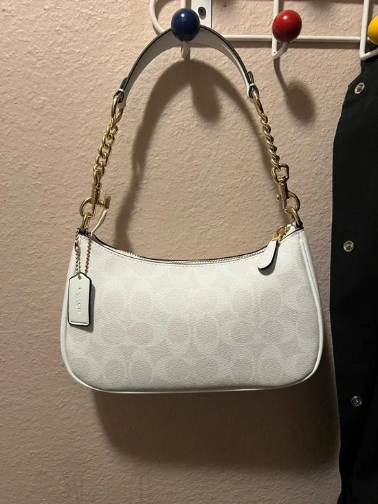 COACH White Signature Logo Shoulder Bag with Gold Hardware - Picture 2 of 4